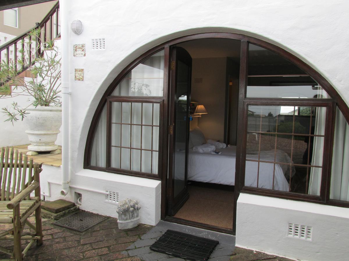 Casa Del Mar Hotel Hermanus Exterior photo
